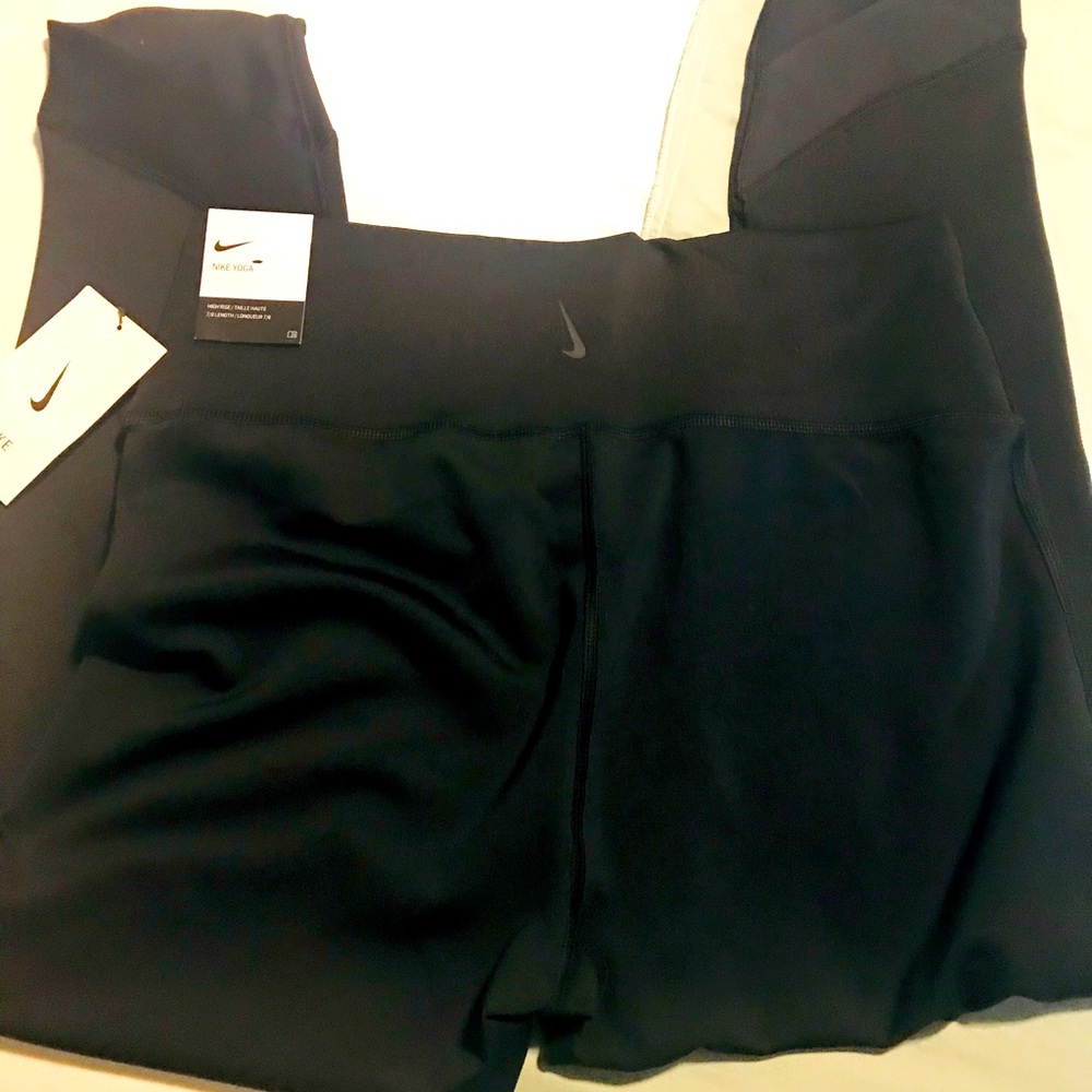 Nike yoga pants new